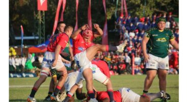 Rugbyspelers in aksie.