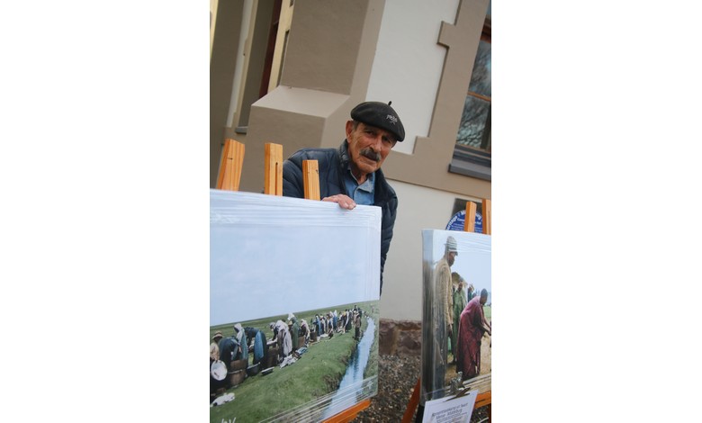 Kobus Terblanche at the photo exhibition. 