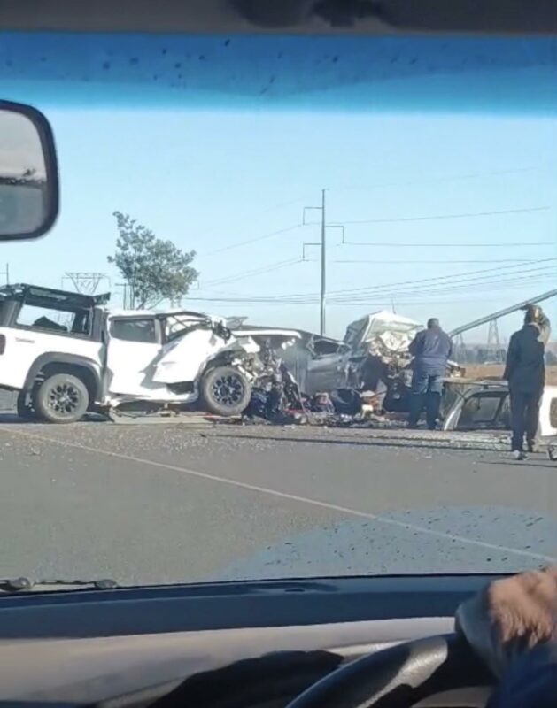 R542 crash, Komati Power Station accident, Blinkpan crash, Mpumalanga accident, fatal crash R542, Mahindra bakkie crash, Amarok crash, emergency services Mpumalanga, Middelburg Observer