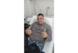Nathan in sy hospitaalbed.