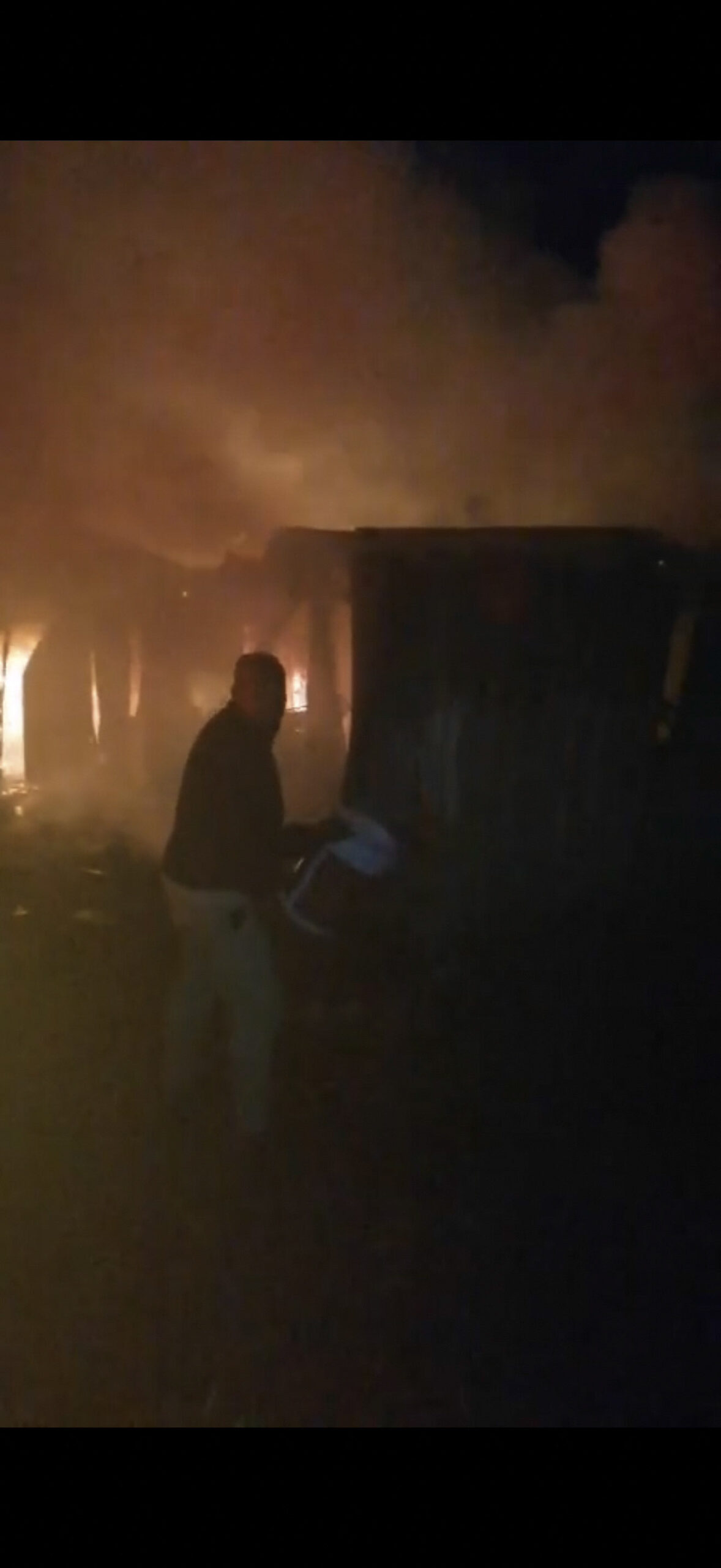eMakhazeni residents fight fire with buckets as homes burn | Middelburg ...