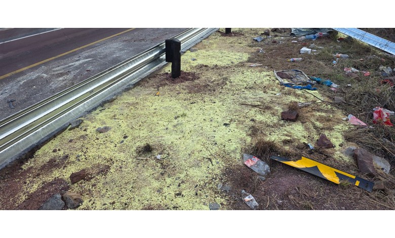 Another photo of the spill.