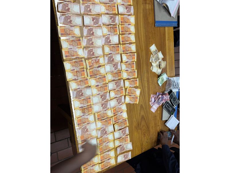 Rows of R200 notes.