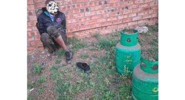 ’n Man (39) is in Middelburg met gesteelde gasbottels vasgetrek, maar onlangse vrylatings van ander verdagtes laat steeds vrae ontstaan.