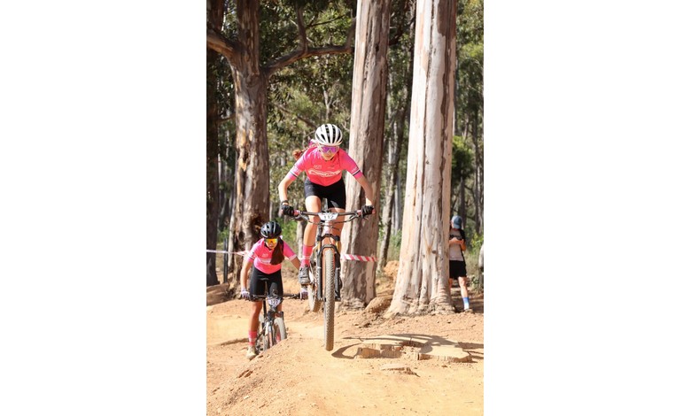 Die ander sussie op haar fiets.