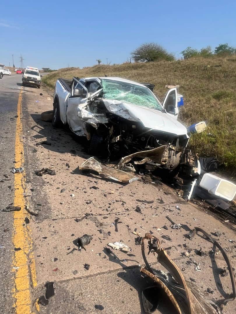 Wrecked bakkie involved in a head-on collision on the N2 near eMkhondo.