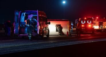 Nooddienste by die toneel van minibus-taxi ongeluk op Hendrina-pad in Ermelo