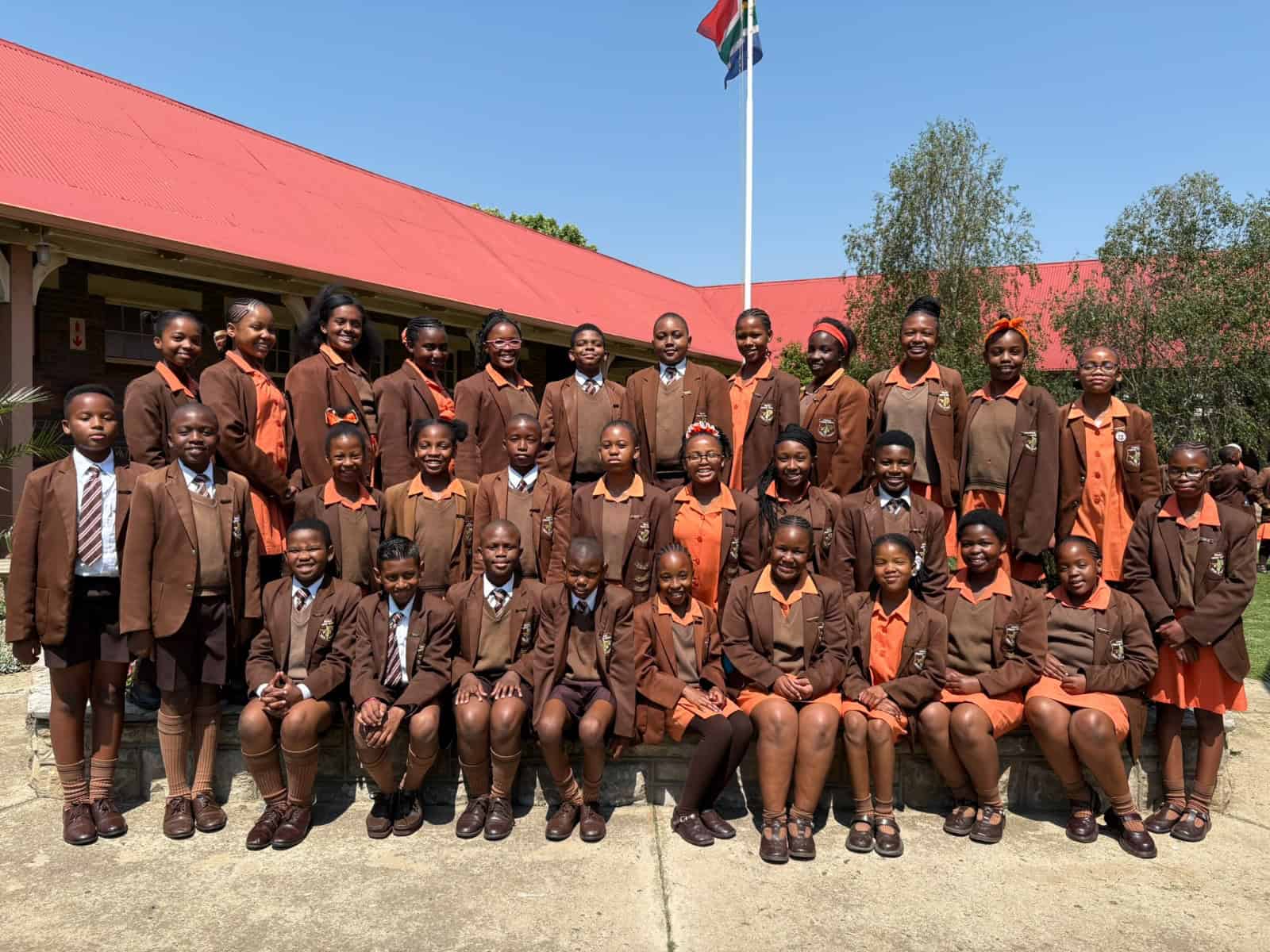 Ermelo English Primary School’s Grade 5 Term 3 achievers with their certificates.