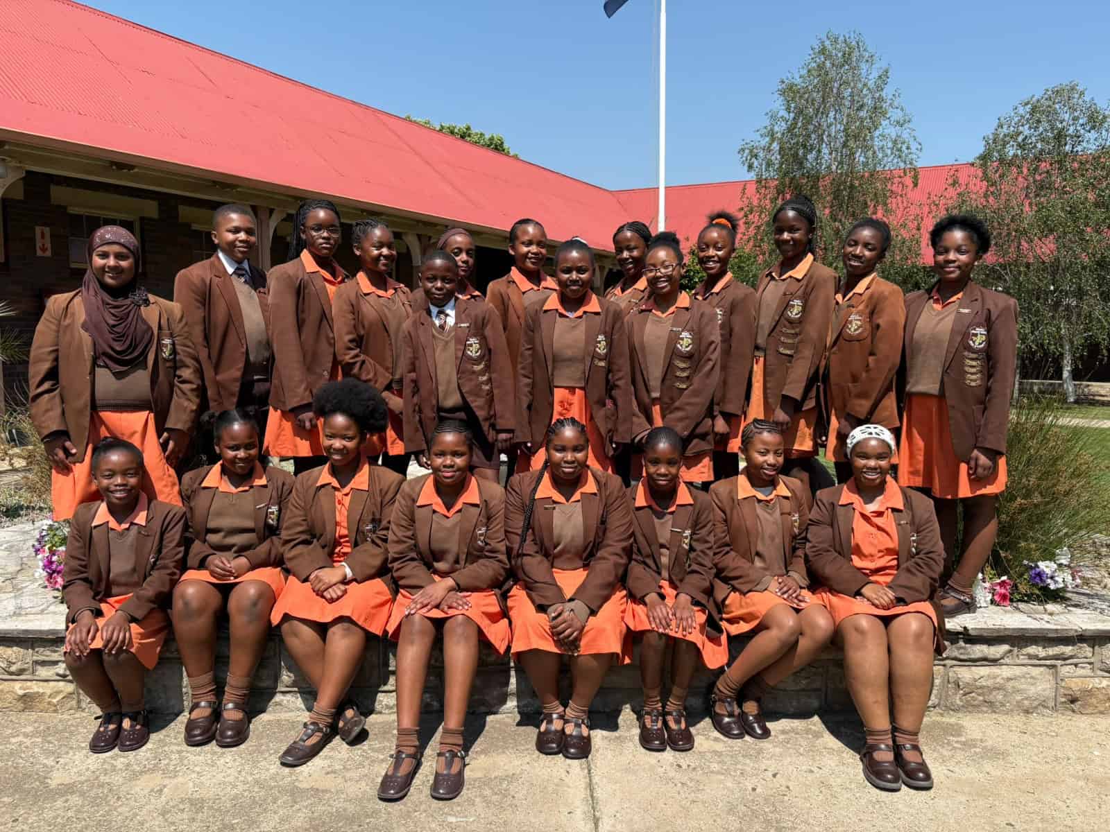 Grade 6 top achievers from Ermelo English Primary School pose with their Term 3 awards.