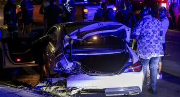 Een van die beskadigde Mercedes-Benz voertuie ná die ongeluk in Kerkstraat, Ermelo, naby die Msukaligwa Munisipaliteit.