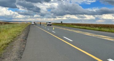 APS and emergency services at roadside incident on N11 near Breyten turn-off