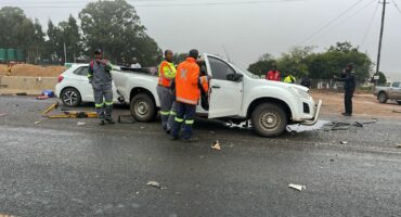 Severely damaged vehicles after fatal crash on N2 near Ermelo