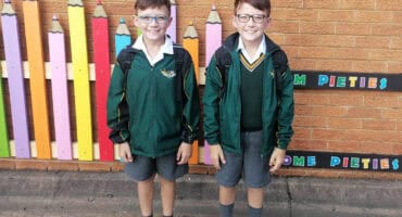 Quentin en Micheal van der Walt, die negejarige tweeling van Piet Retief wat met Irlen-sindroom gediagnoseer is.