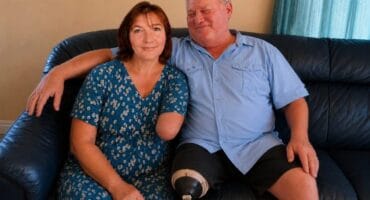 Marius Swart en Belinda Els sit liefdevol langs mekaar