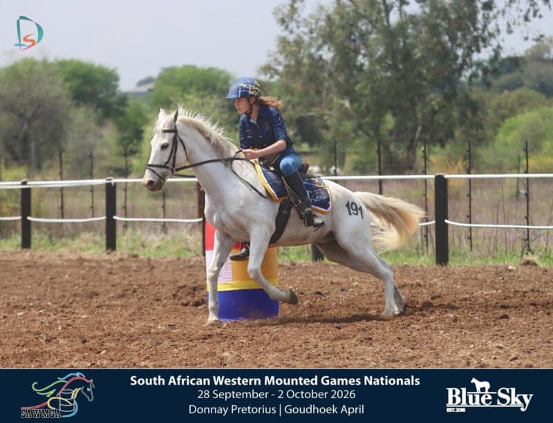 Donnay Pretorius en haar perd, Goudhoek April, tydens die nasionale Western Mounted Games-byeenkoms in Parys.
