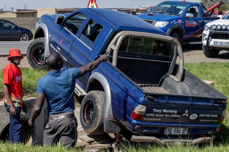 Bakkie stuck in a ditch at the N17 entrance to Ermelo