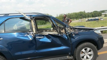 This car and tractor were involved in an accident on the Bethal bridge on 6 January. Nobody was injured.