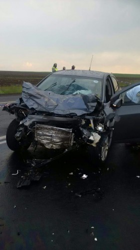 Two dead, one critical after accident 10km outside Bethal on the way to Middelburg. (Photo courtesy of Bethal Accidents)