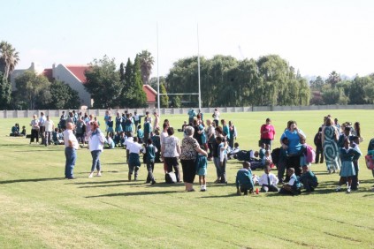 Teachers and children follow the safety procedures after Laerskool Oranjegloed Primary School got a bomb threat on Tuesday, 3 February.