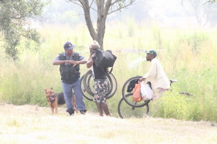 The police had to go back to the area near the dumping site as the squatters came back.