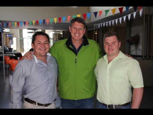 Mnr. Bruce Lindeque, Fanie de Villiers en mnr. Ryno Visser.