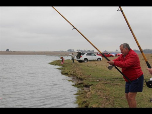 Mnr. Dereck Barnard was een van hengelaars wat die hengeldag ondersteun het.
