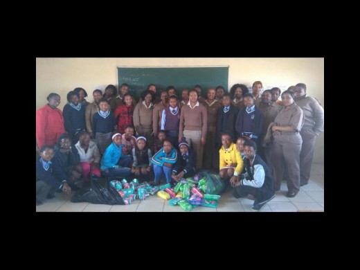 The women officials from Bethal Correctional Services reached out to girl pupils from Khwezi Primary School.