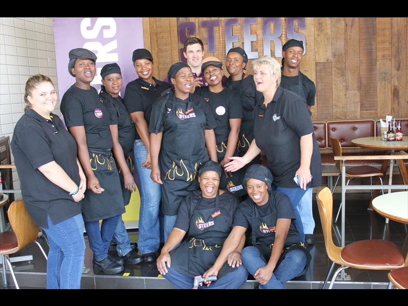 Steers staff waiting to serve the Dads’ Charity Challenge cyclists, are Ms Nakita Rothquel, Ms Smiley Lelimo, Ms Selinah Shabalala, Ms Cynthia Vilakazi, Mr Dewald Jonker (Steers Franchise manager), Ms Amelia Mokopi, Mr Mbuso Nkabinde, Ms Portia Vilakazi, Ms Mbali Vilakazi, Ms Amanda Kleynhans (Steers Kinross N17 Sasol Plaza), Ms Pontso Madona and Ms Elizabeth Motsweni.