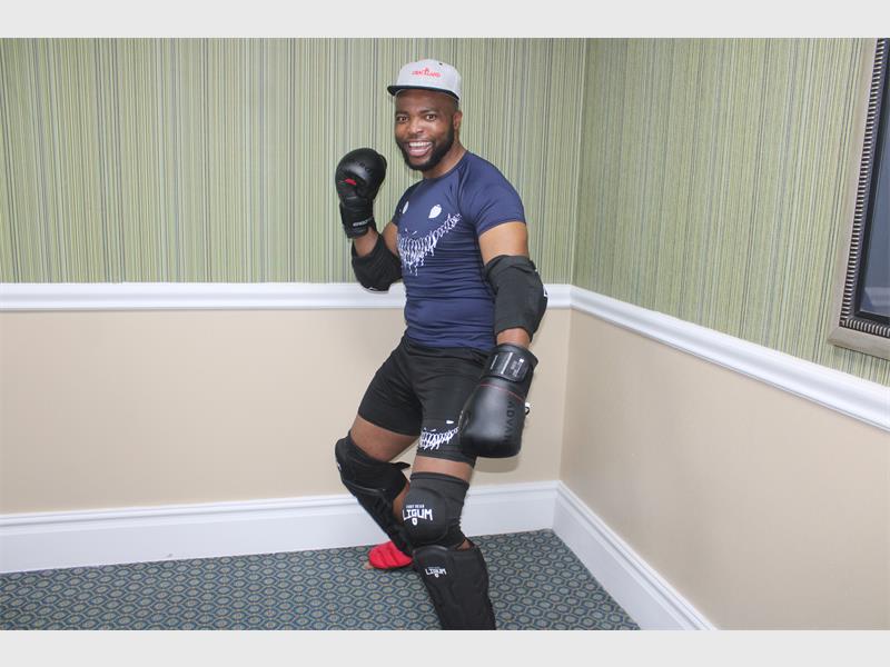 Graceland in Secunda hands over gear to Dominators Den Siya ‘The Chef’