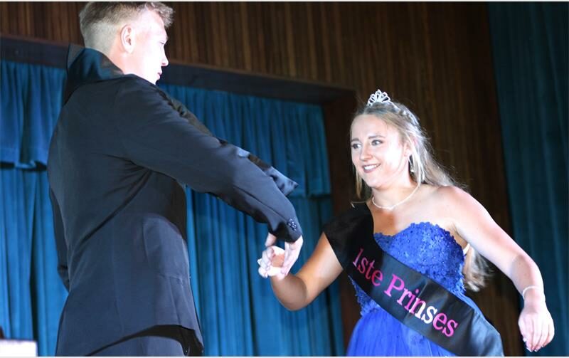 Nathan Erasmus en Mielan Prinsloo is onderskeidelik as die eerste prins en prinses by Hoërskool Secunda se Mej. Sprankel en Mnr. Sjarmant-geleentheid op 16 Oktober aangewys