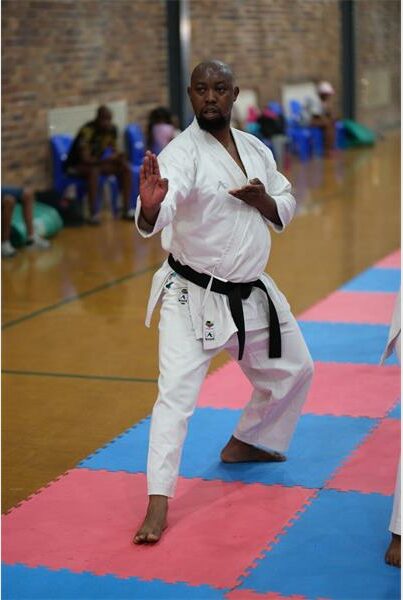 Karata does karate