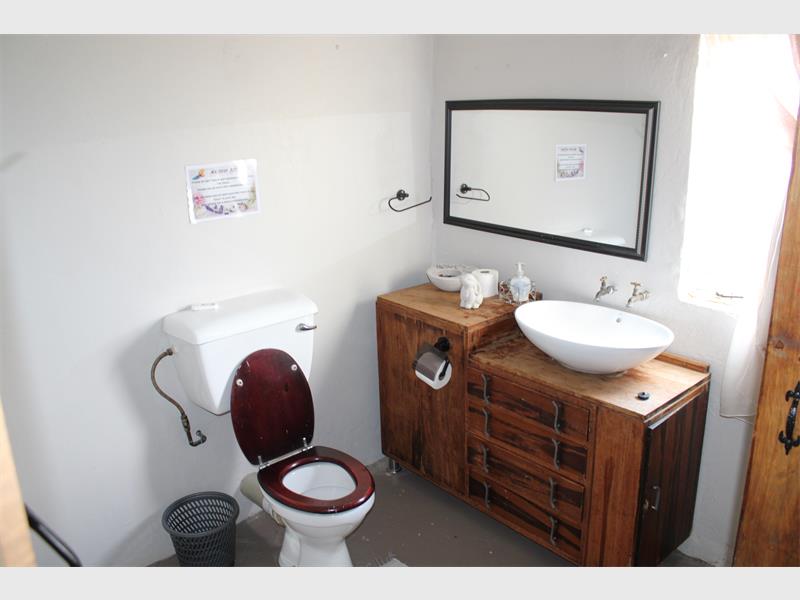 Die badkamers by Malakya Kampterrein is ten volle toegerus