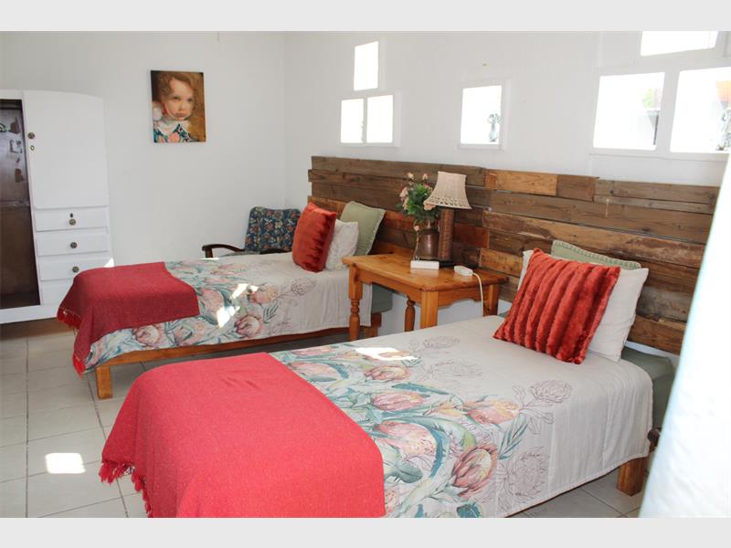 Dié kamer by die Malakya Kampterrein op Charl Cilliers kan twee mense huisves.