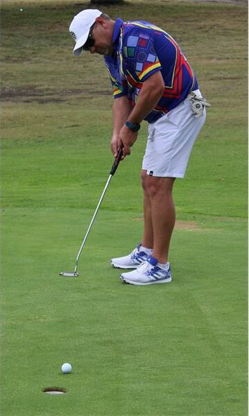 DESCRIPTION: Jacques Erasmus slaan ’n goeie hou op 1 November by Hoërskool Evander se gholfdag by Walkerpark Gholfklub.