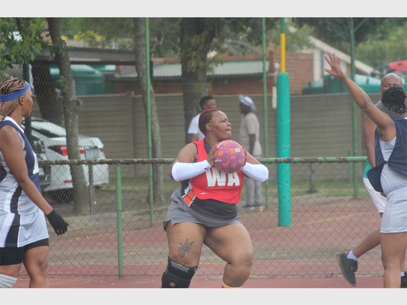netball player with the ball