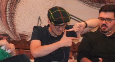 Shaun Vienings op die verhoog.