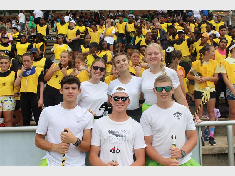 cheerleaders dressed in white