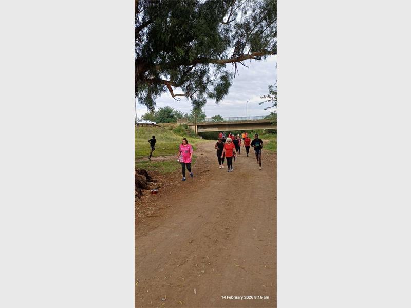 people run a dirt road