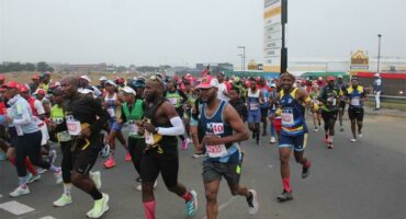 people running in a marathon