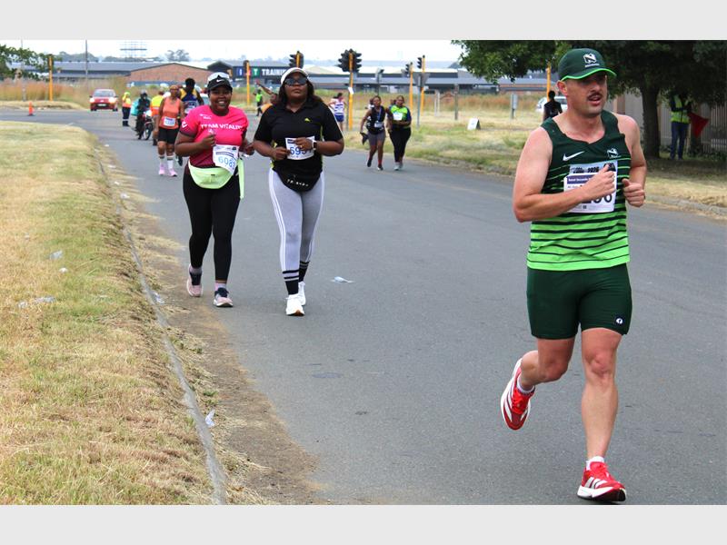 people run a marathon