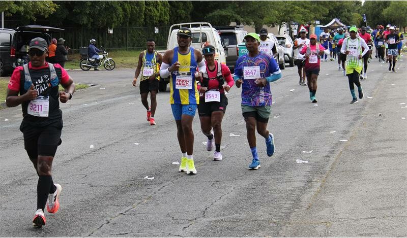 people running a marathon