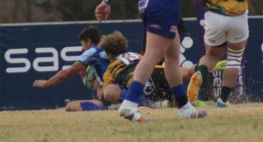 rugby player scores a try