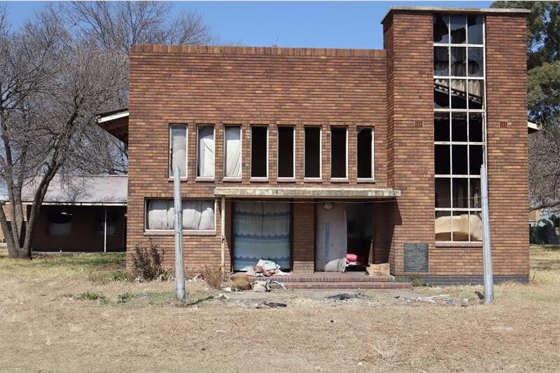 a hall building in ruins