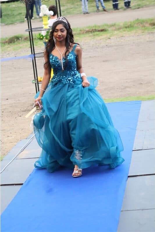 Girl in blur arrives at her matric farewell dance